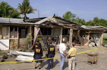Έξι νεκροί και τουλάχιστον 11 τραυματίες από έκρηξη χειροβομβίδας στις Φιλιππίνες