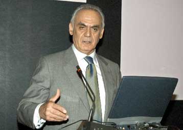 Υπάρχει επάρκεια ηλεκτρικής ενέργειας, διαβεβαιώνει ο Ακης Τσοχατζόπουλος