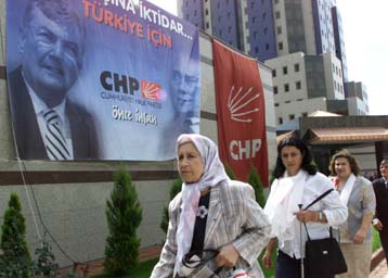 Νέα προσπάθεια αναβολής των βουλευτικών εκλογών από 110 Τούρκους πολιτικούς