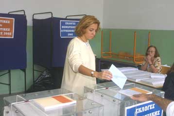 Ομαλά εξελίσσεται η ψηφοφορία για τις δημοτικές και νομαρχιακές εκλογές