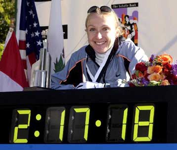 Παγκόσμιο ρεκόρ στο Μαραθώνιο γυναικών από τη Βρετανίδα Πόλα Ράντκλιφ