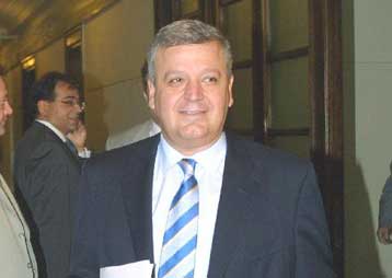Για «πολλαπλά μηνύματα που αξιολογούνται» κάνει λόγο η κυβέρνηση