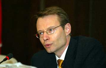 Επιπλέον έξι δισ. δολάρια εκτιμάται ότι θα χρειασθεί η Τουρκία το 2003