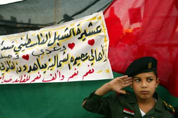 Στις κάλπες οι Ιρακινοί πολίτες για να επικυρώσουν την παραμονή του Σαντάμ στην εξουσία