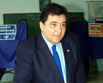 Απόπειρα εξαγοράς συνεργατών του καταγγέλλει ο Γ.Καρατζαφέρης