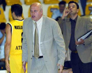 Τέλος από τον πάγκο του Αρη ο Μίνιτς, αναλαμβάνει ο Αλεξανδρής