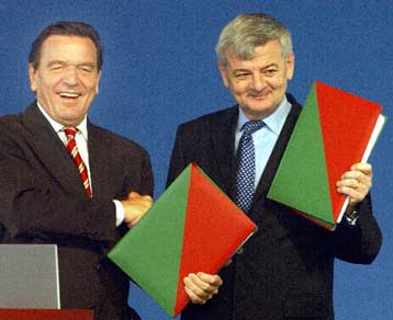 Υπεγράφη στο Βερολίνο η συμφωνία SPD-Πρασίνων για τη νέα κυβερνητική συνεργασία