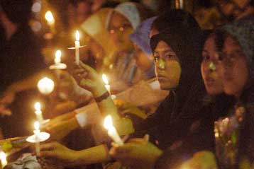 Στα χέρια των ινδονησιακών Aρχών δύο ύποπτοι για ανάμειξη στην επίθεση στο Μπαλί