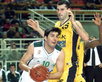 Επέστρεψε στην Ελλάδα ο Μποντιρόγκα για τον αγώνα της Μπάρτσα με την ΑΕΚ