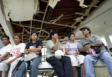 Έξι νεκροί από ισχυρές εκρήξεις βομβών στην πόλη Ζαμποάγκα στις νότιες Φιλιππίνες