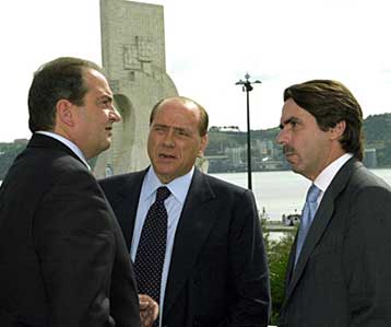 Να προχωρήσει απρόσκοπτα η διεύρυνση της ΕΕ ζητά από τους ηγέτες του ΕΛΚ ο Καραμανλής