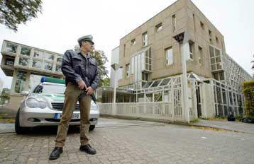 Τέσσερα άτομα τραυματίστηκαν σοβαρά από ισχυρή έκρηξη στο κέντρο της Κολωνίας