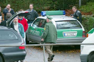 Ελεύθεροι αφέθηκαν οι όμηροι που κρατούνταν σε σχολείο της Γερμανίας