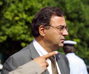 Κορυφώνεται από τη Δευτέρα η διαπραγμάτευση για τα κονδύλια των προσλήψεων