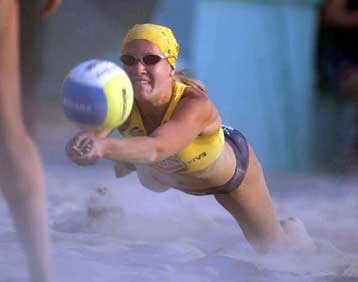 Και το 2003 τουρνουά open μπιτς βόλεϊ στην Ελλάδα