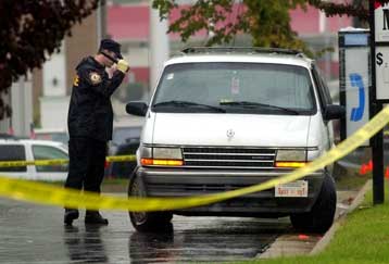 Δύο άτομα συνελήφθησαν για την υπόθεση του ελεύθερου σκοπευτή της Ουάσινγκτον