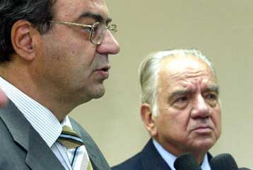 Την τιτλοποίηση των τραπεζικών απαιτήσεων προωθεί το υπουργείο Οικονομίας