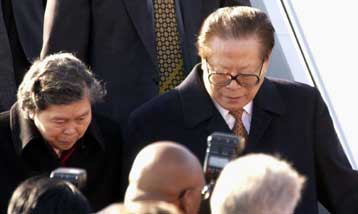 Κρίσιμες συνομιλίες Μπους – Ζεμίν στις ΗΠΑ