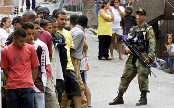 Δύο νεκροί από ισχυρή έκρηξη βόμβας κοντά στο προεδρικό μέγαρο της Κολομβίας