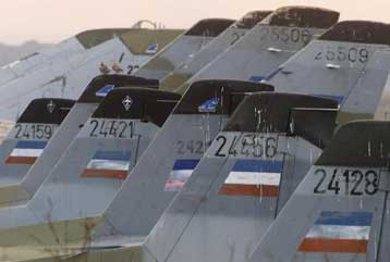 Αποπομπή του Γιουγκοσλάβου υφ.Αμύνης στη σκιά των καταγγελιών εξαγωγής όπλων στο Ιράκ