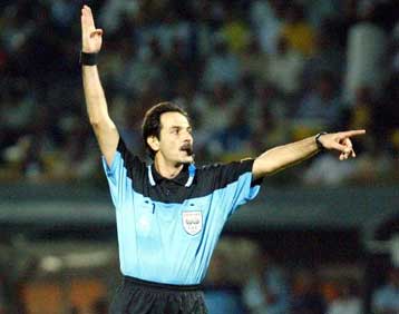 Ο Δούρος σφυρίζει στο ντέρμπι της Τούμπας