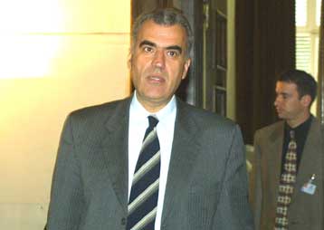 Την επιμήκυνση της θητείας των νομαρχών στα πέντε χρόνια προτείνει ο Δημήτρης Ρέππας