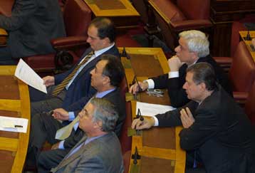 Κατηγορεί την κυβέρνηση για επιδείνωση της θέσης των αγροτών σύσσωμη η ΝΔ