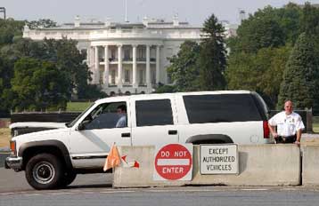 Αμερικανοί πράκτορες συνέλαβαν έναν ύποπτο έξω από το Λευκό Οίκο
