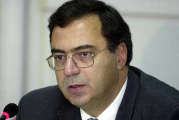 Σε έλλειμμα μετατρέπονται τα πλεονάσματα 2001 και 2002 μετά την παρέμβαση της Eurostat