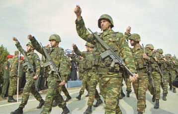 Οικονομικά κίνητρα για την προσέλευση επαγγελματιών οπλιτών καθιερώνει το υπουργείο