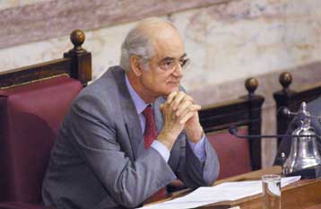 Την εφαρμογή του «πόθεν έσχες» και στα κομματικά στελέχη ζητά ο πρόεδρος της Βουλής