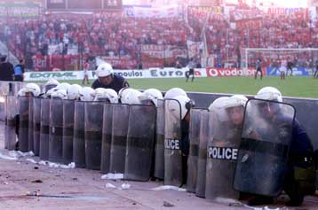 Απόδοση ευθυνών για τα επεισόδια στον αγώνα ΠΑΟΚ – Ολυμπιακός ζητά ο Βενιζέλος