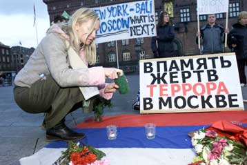 Μαζικές συλλήψεις στη Μόσχα μετά το μακελειό στο θέατρο – Κατηγορίες από ΗΠΑ