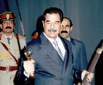 Η Ουάσινγκτον φέρεται να συγκροτεί κατηγορητήριο εις βάρος του Σαντάμ Χουσεΐν