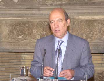 «Όχι» σε κομματικές αντιπαραθέσεις για το θέμα του Κυπριακού, δηλώνει ο Κ.Σημίτης