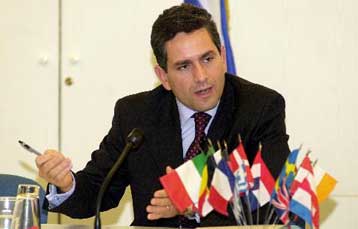 Από το 2003 η οικονομική ανάκαμψη στην ευρωζώνη, εκτιμά η Κομισιόν