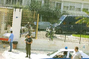 Καταγγελίες για «αθέμιτες πρακτικές» στην επικοινωνία κρατουμένων της 17Ν με συνηγόρους