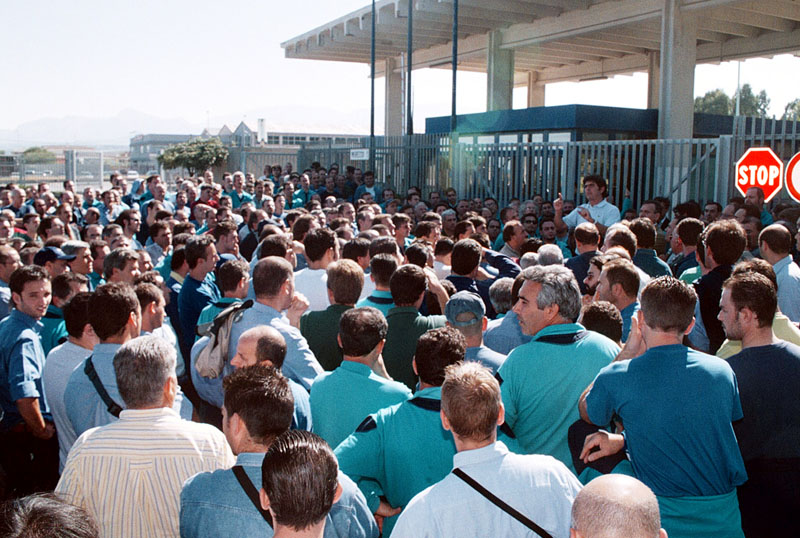 Εντείνεται η κατάσταση με τις ενδεχόμενες απολύσεις από τη Fiat