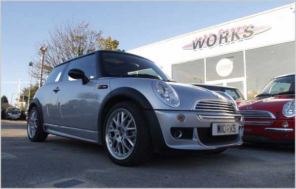 MINI Cooper S 200 ίππων διά χειρός John Cooper