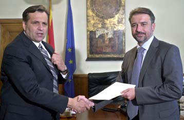 Την ψήφο εμπιστοσύνης του Κοινοβουλίου έλαβε η νέα κυβέρνηση της ΠΓΔΜ