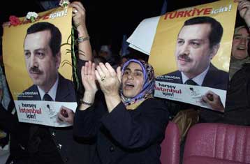 Μετά τις εκλογές η απόφαση για την καθαίρεση ή μη του Ερντογάν από την κεφαλή του AKP