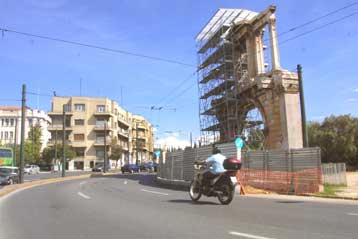 Διαξιφισμοί στη Βουλή μεταξύ Πρ.Παυλόπουλου – Χρ.Βερελή για το τραμ