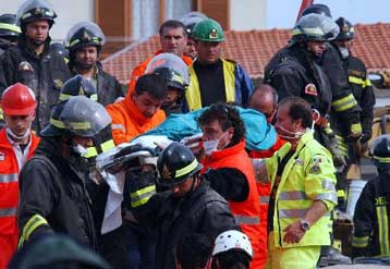 Τον καταλογισμό ευθυνών για την κατάρρευση του σχολείου ζητά η ιταλική δικαιοσύνη