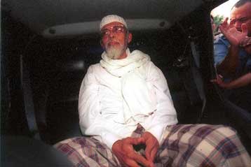 Σύλληψη ενός ακόμα υπόπτου για την πολύνεκρη έκρηξη στο Μπαλί – Ανακρίνεται ο Μπασίρ