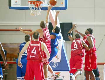 Ήττα-σοκ για Ολυμπιακό, νίκες για Αρη, Ιωνικό, Μακεδονικό και Μαρούσι