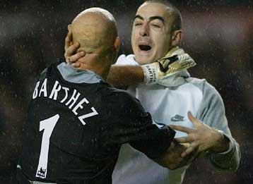 Κράτησε τη διαφορά η Λίβερπουλ, ο Φορλάν έσωσε τη Μάντσεστερ