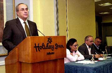 Για «πανικόβλητη συνεργασιολογία» από πλευράς ΠΑΣΟΚ μιλά ο Ν.Κωνσταντόπουλος