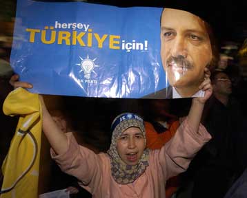 Την Τρίτη ανακοινώνει το ΑΚΡ τον υποψήφιο για την πρωθυπουργία της Τουρκίας