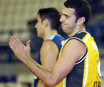 «Να πολεμήσουμε για τη νίκη» ζήτησε ο τεχνικός της ΑΕΚ, Σάκοτα