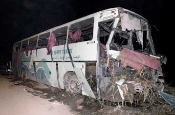 Τουλάχιστον 25 άτομα έχασαν τη ζωή τους σε σύγκρουση οχημάτων στα περίχωρα του Καΐρου